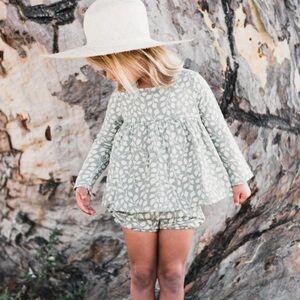 Rylee and cru vines blouse 2/3